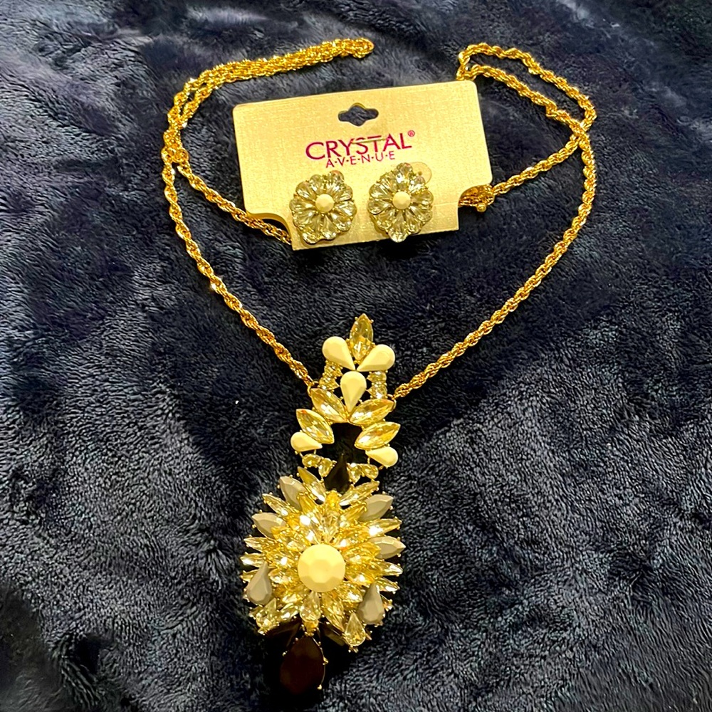 18” Long Statement Necklace